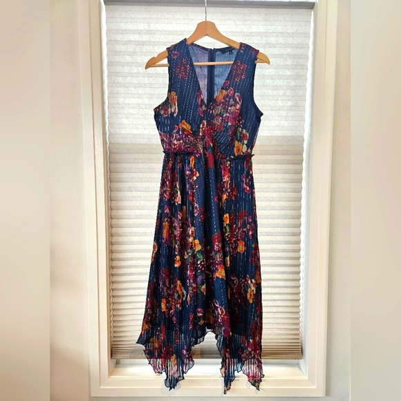 WALTER BAKER Dress Midi Length Size 2 Blue with Floral Pattern - Picture 1 of 4